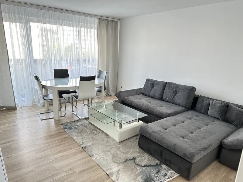 Exklusive, vollmöblierte 2-Zimmer-Wohnung mit Balkon & TG-Stellplatz nahe Wittenbergplatz — photo 1